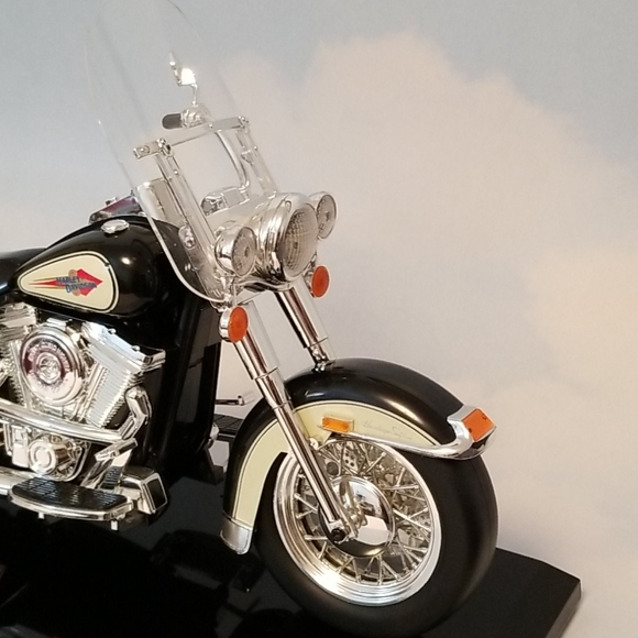 Harley Davidson Motorcycle Telephone Display - Picture 2 of 15